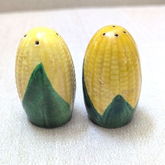 Vintage MCM Corn On The Cob Salt and Pepper Shakers - Picture 1 of 8